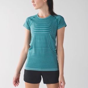 Lululemon swiftly short sleeve. Size 6.